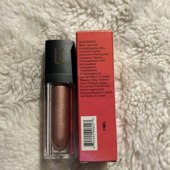 Lucky Chick liquid Eye Shadow in Rose Quartz - Picture 2 of 3